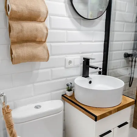 Reformado Y Muy Tranquilo Junto A Puente Romano, 3hab, Aire Acondicionado Y Wifi Apartment